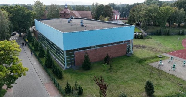 Hala sportowa przy ul. Białoruskiej w Świnoujściu ma przejść remont dachu, ścian i sufitów. OSiR „Wyspiarz” planuje ogłosić przetarg na prace, których koszt oszacowano na około milion złotych.